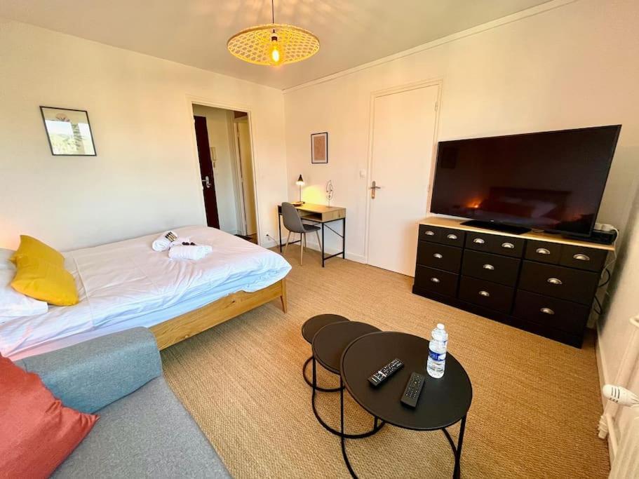 Appartement Giena - Sils à Caen Extérieur photo